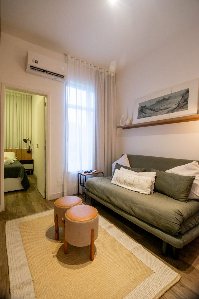 Laris Rio- Gávea: quarto/sala perto do Jockey Club
